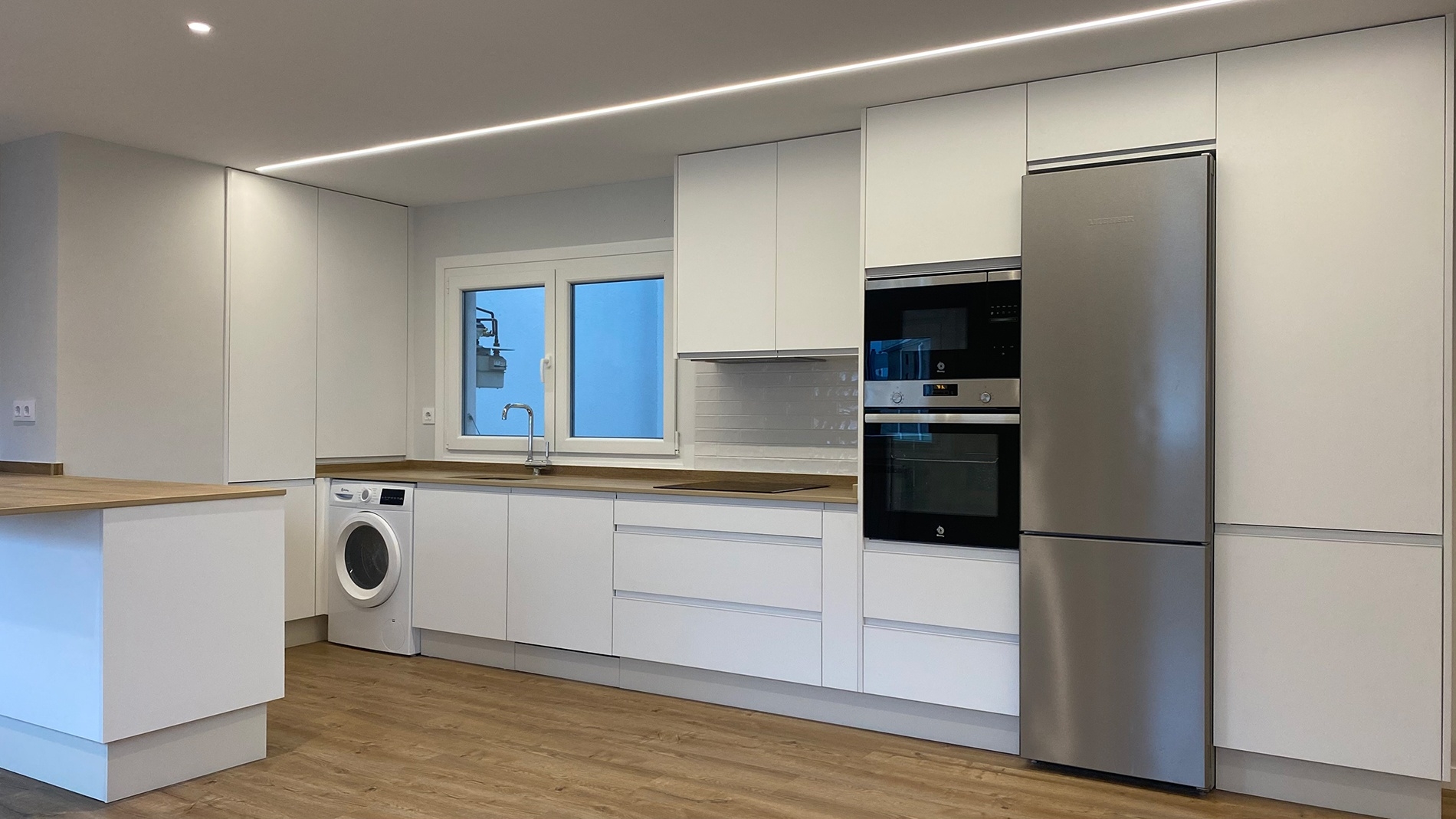 Unión de cocina y salón en Coruña - Foto 1