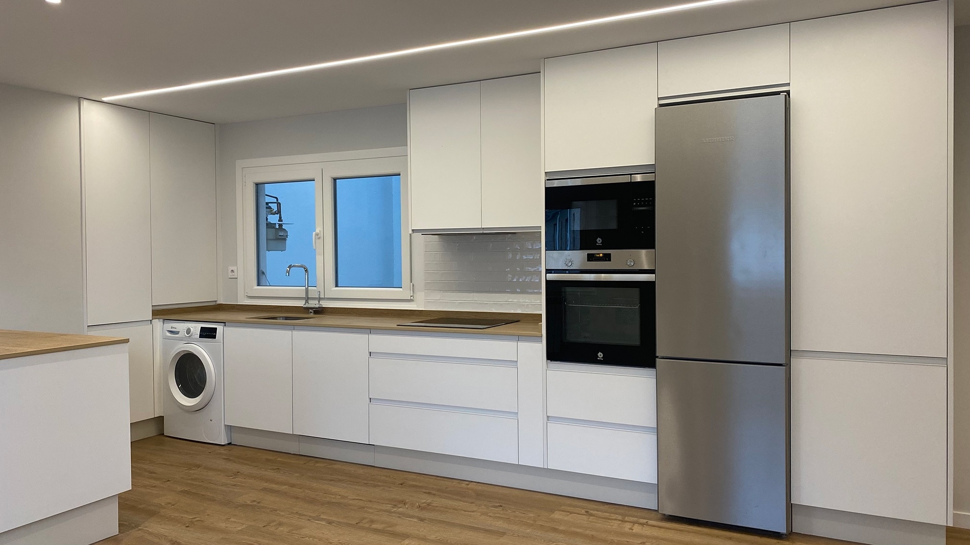 Unión de cocina y salón en Coruña - Foto 6